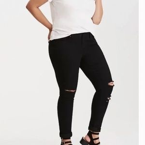 Torrid black distressed skinny jeans